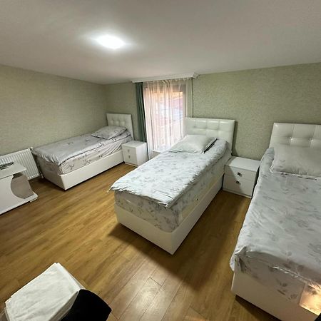 Family Hotel Gori Exterior photo